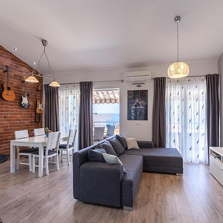 Apartments Angela Макарска Экстерьер фото