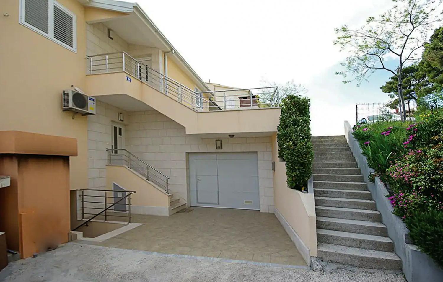 Apartments Angela Макарска Экстерьер фото